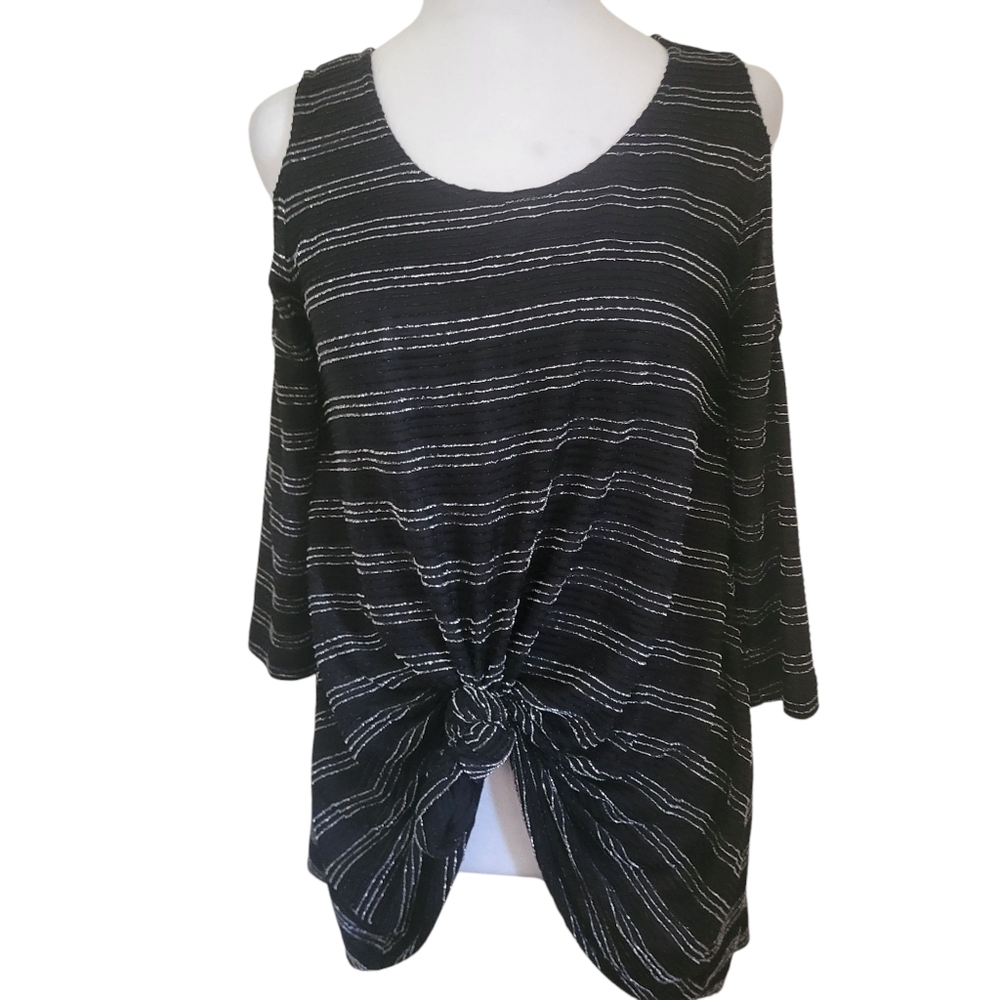 Chelsea & Theodore Cold Shoulder Top Black sz S